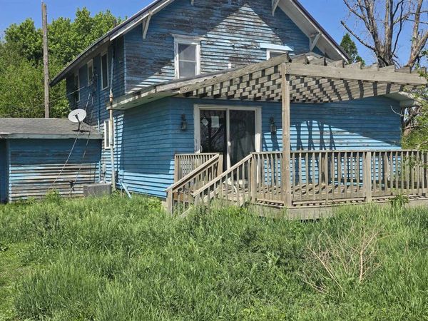 4865 320th Avenue , Webb, IA 51366