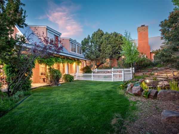 30 Estrellas De Tano, Santa Fe, NM 87506