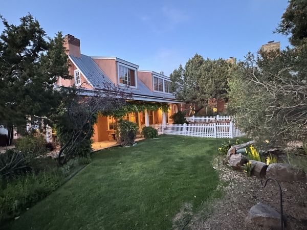 30 Estrellas De Tano, Santa Fe, NM 87506
