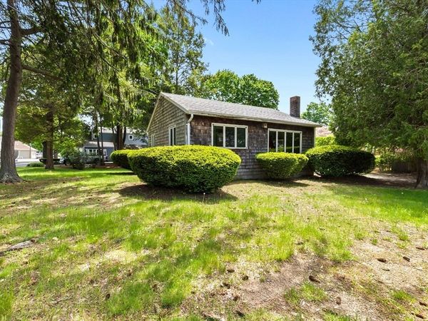 71 Union St, Hamilton, MA 01982