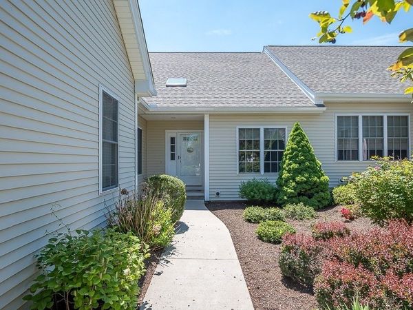 7 Blossom Tree Drive, Unit 7, Shrewsbury, MA 01545