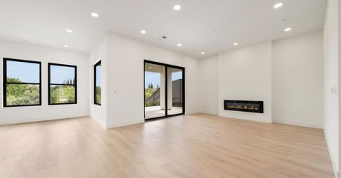 405 East St, Roseville, CA 95678 Photo