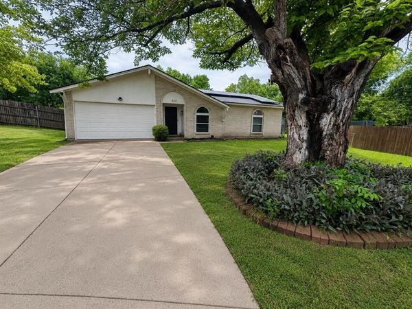 527 Shelly Court, Duncanville, TX 75137