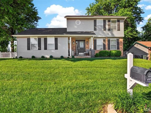 301 Rachels Trail, St Peters, MO 63376