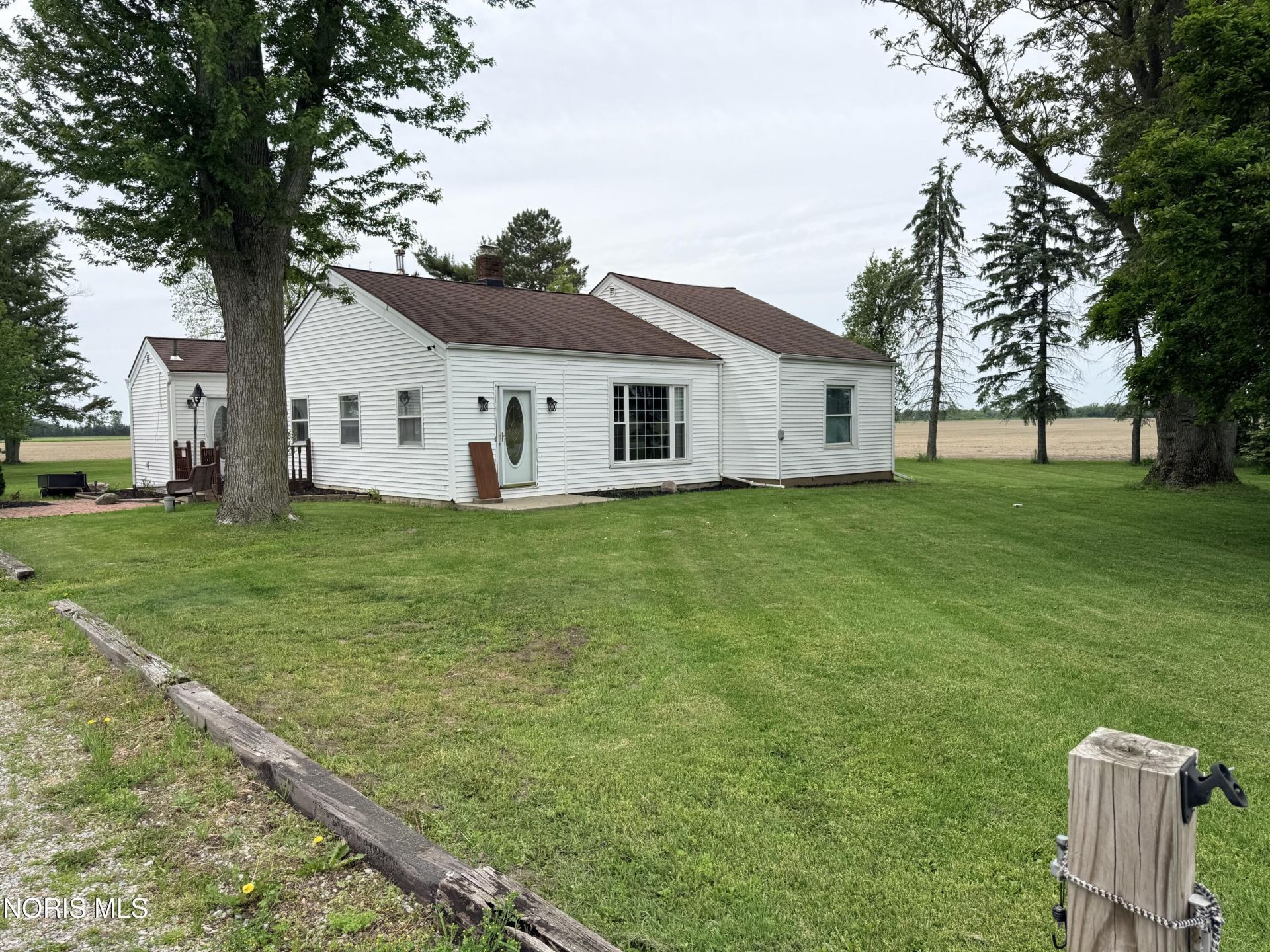 16537 Wapakoneta Road, Grand Rapids, OH 43522 Main Photo