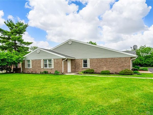 7709 Essington Circle, Washington TWP, OH 45459