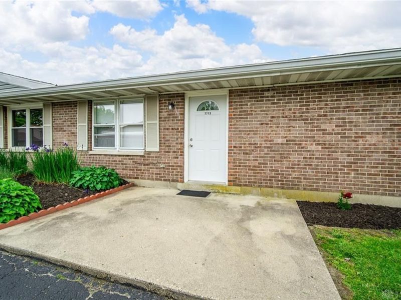 7709 Essington Circle, Washington Township, OH 45459 Photo 11
