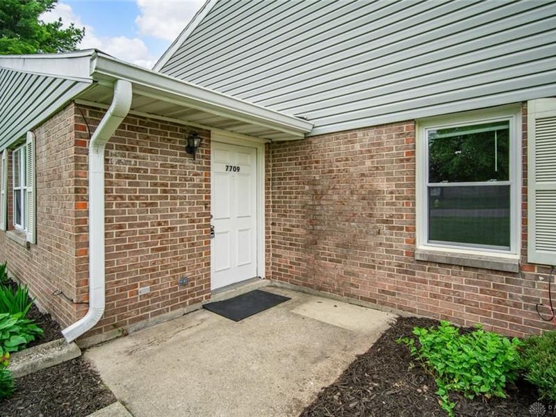 7709 Essington Circle, Washington Township, OH 45459 Photo 9