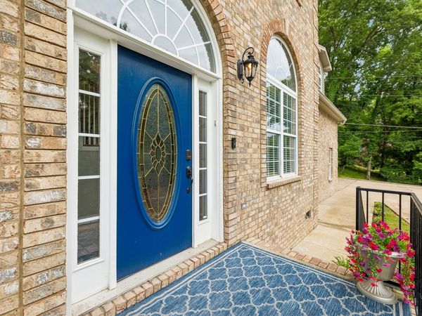 3841 Stevens Ln, Nashville, TN 37218