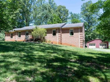 570 FORREST RD, CHARLOTTESVILLE, VA 22902