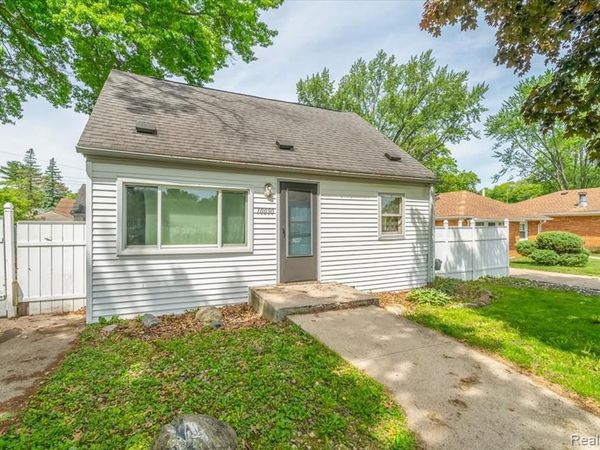 10090 Sterling Street , Romulus, MI 48174