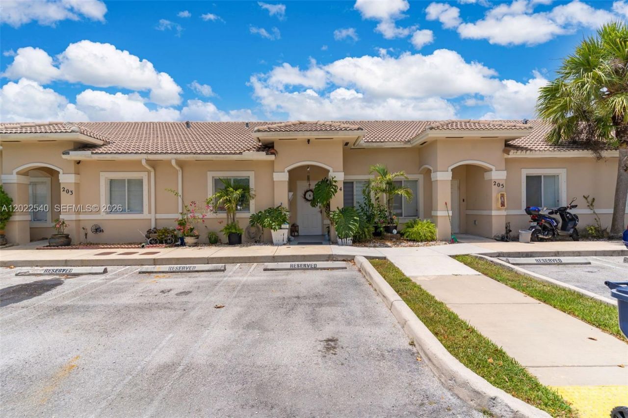 13268 Old Biscayne Dr, Unit 204, Homestead, FL 33033 Photo