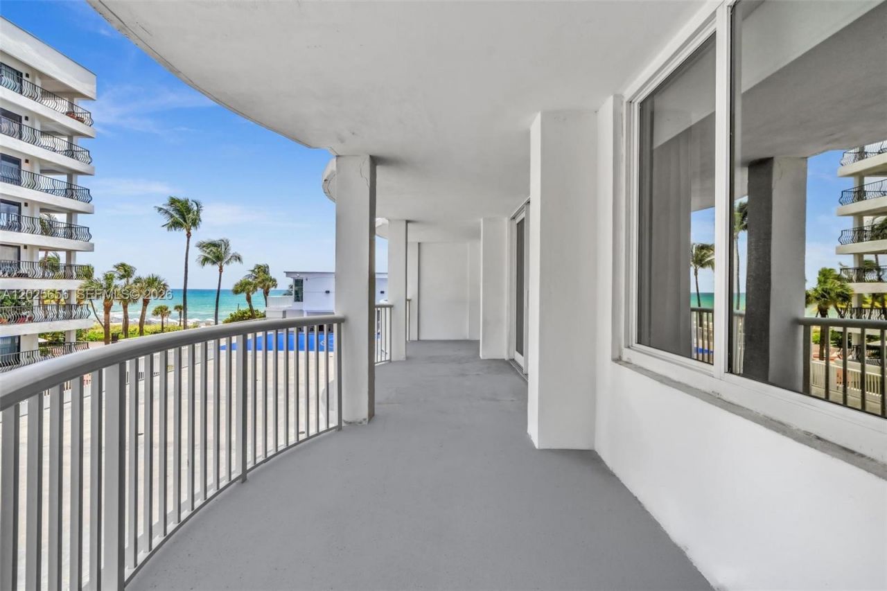 5401 Collins Ave, Unit 107, Miami Beach, FL 33140 Photo
