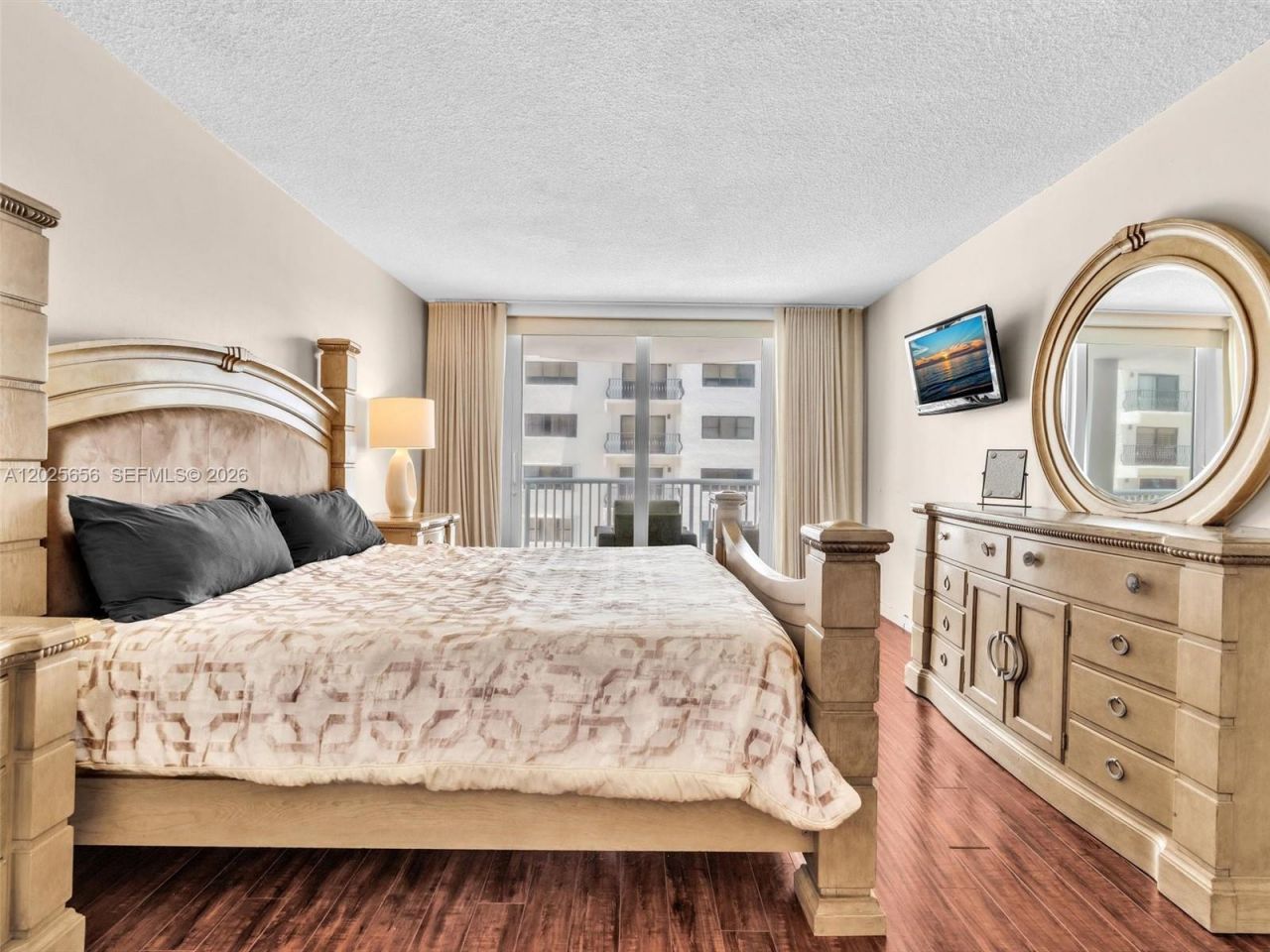 5401 Collins Ave, Unit 107, Miami Beach, FL 33140 Photo