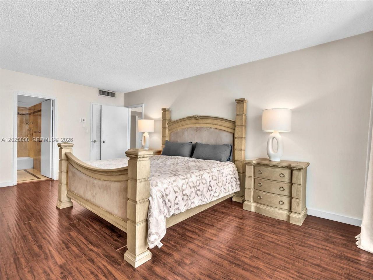 5401 Collins Ave, Unit 107, Miami Beach, FL 33140 Photo
