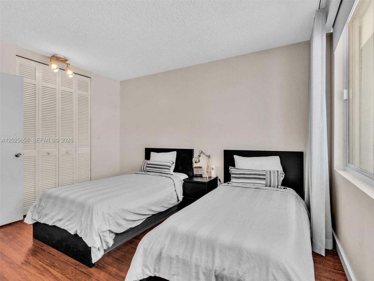5401 Collins Ave, Unit 107, Miami Beach, FL 33140 Photo
