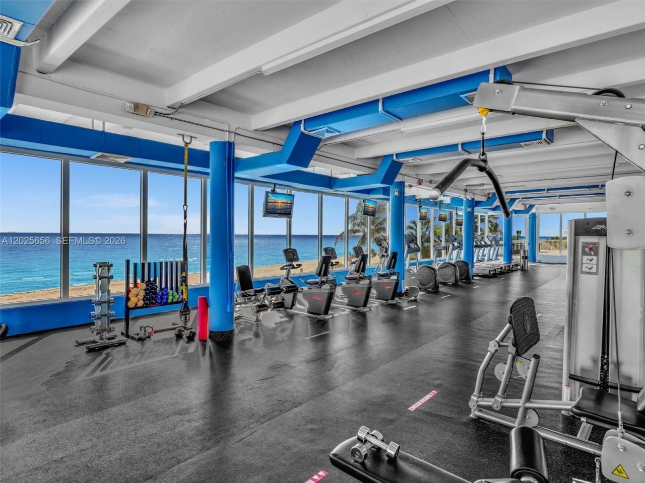 5401 Collins Ave, Unit 107, Miami Beach, FL 33140 Photo