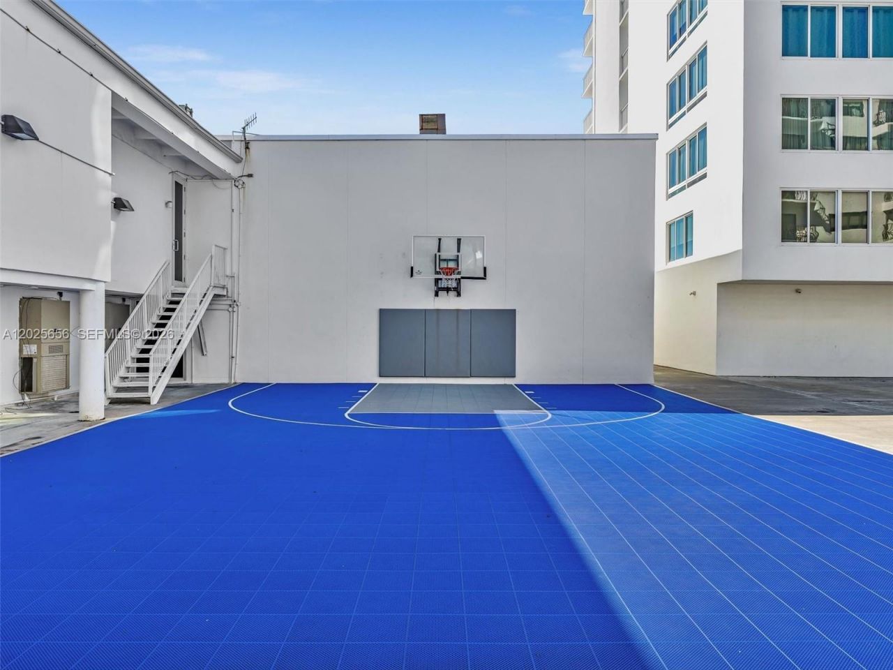 5401 Collins Ave, Unit 107, Miami Beach, FL 33140 Photo