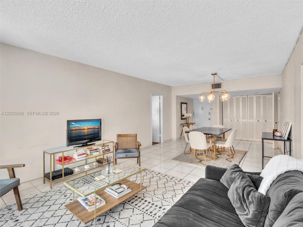 5401 Collins Ave, Unit 107, Miami Beach, FL 33140 Photo