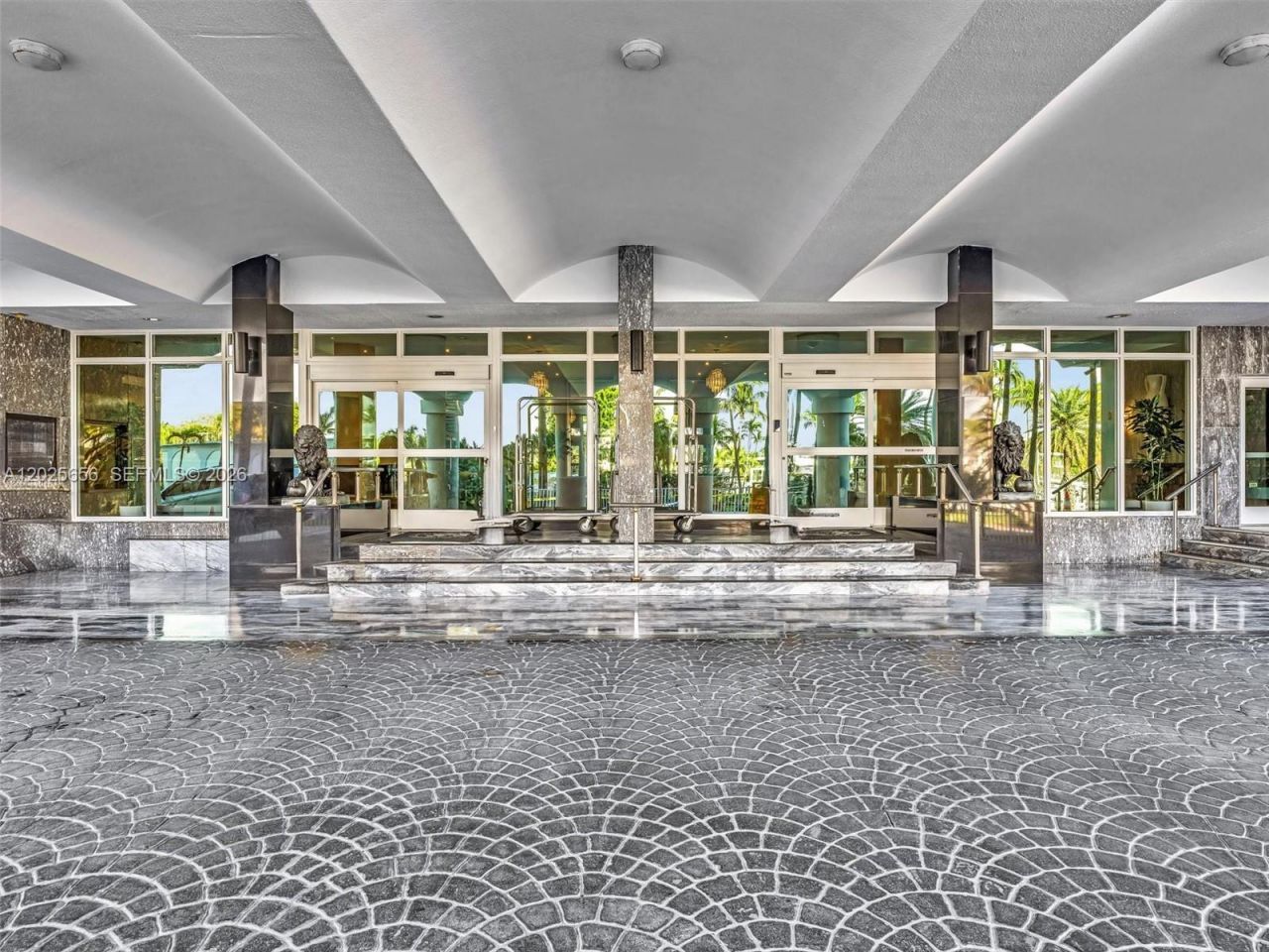 5401 Collins Ave, Unit 107, Miami Beach, FL 33140 Photo