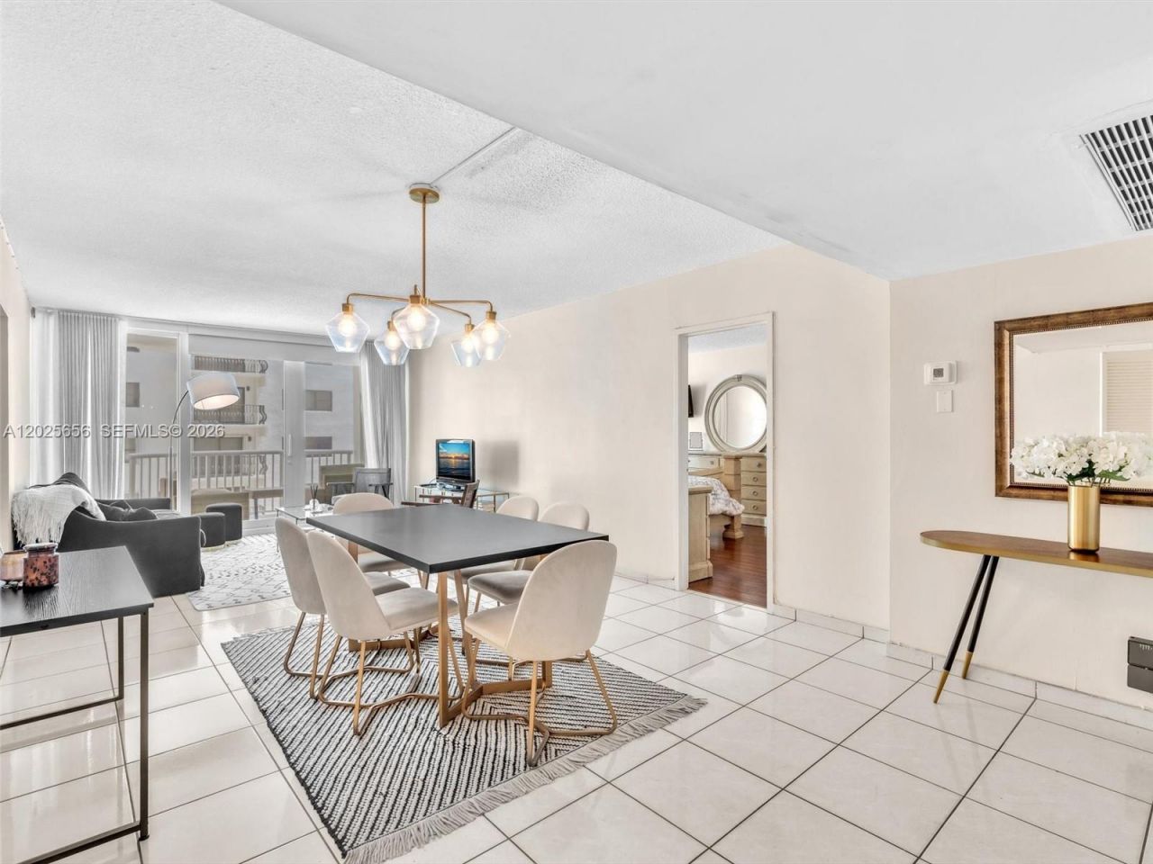 5401 Collins Ave, Unit 107, Miami Beach, FL 33140 Photo