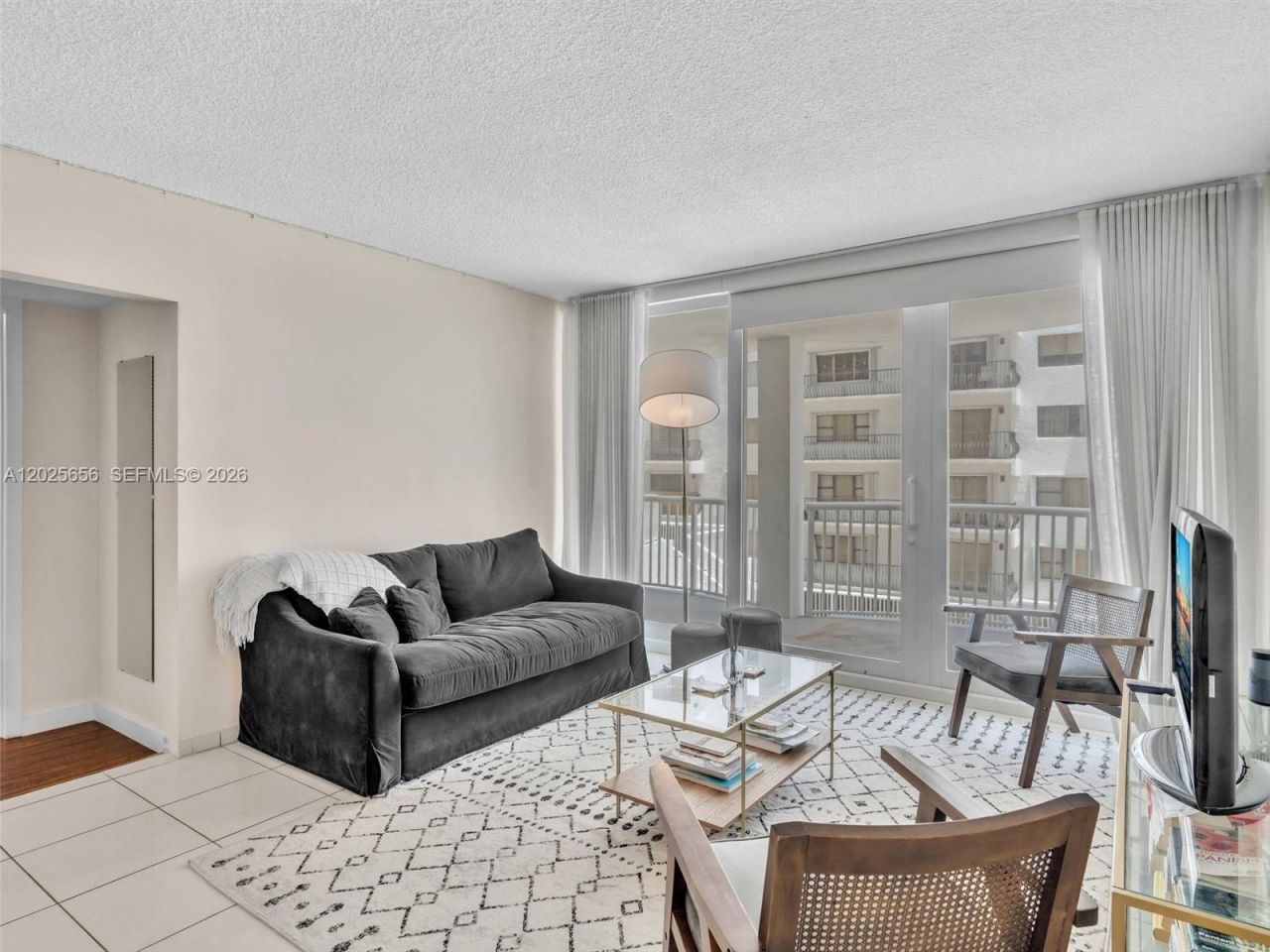 5401 Collins Ave, Unit 107, Miami Beach, FL 33140 Photo