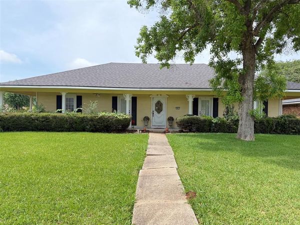 401 Post Oak Street , Bossier City, LA 71111