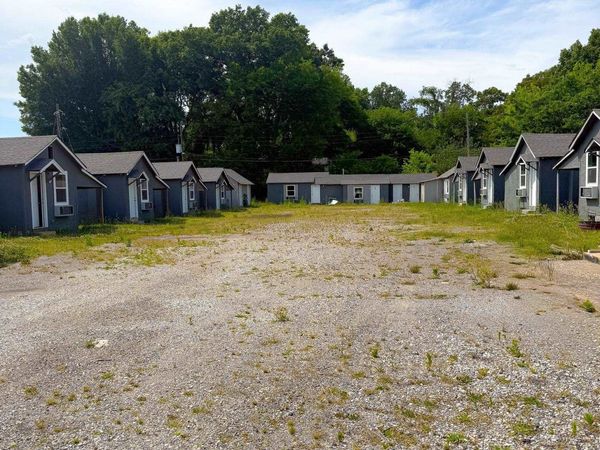 2905 12th Ave, Sheffield, AL 35660