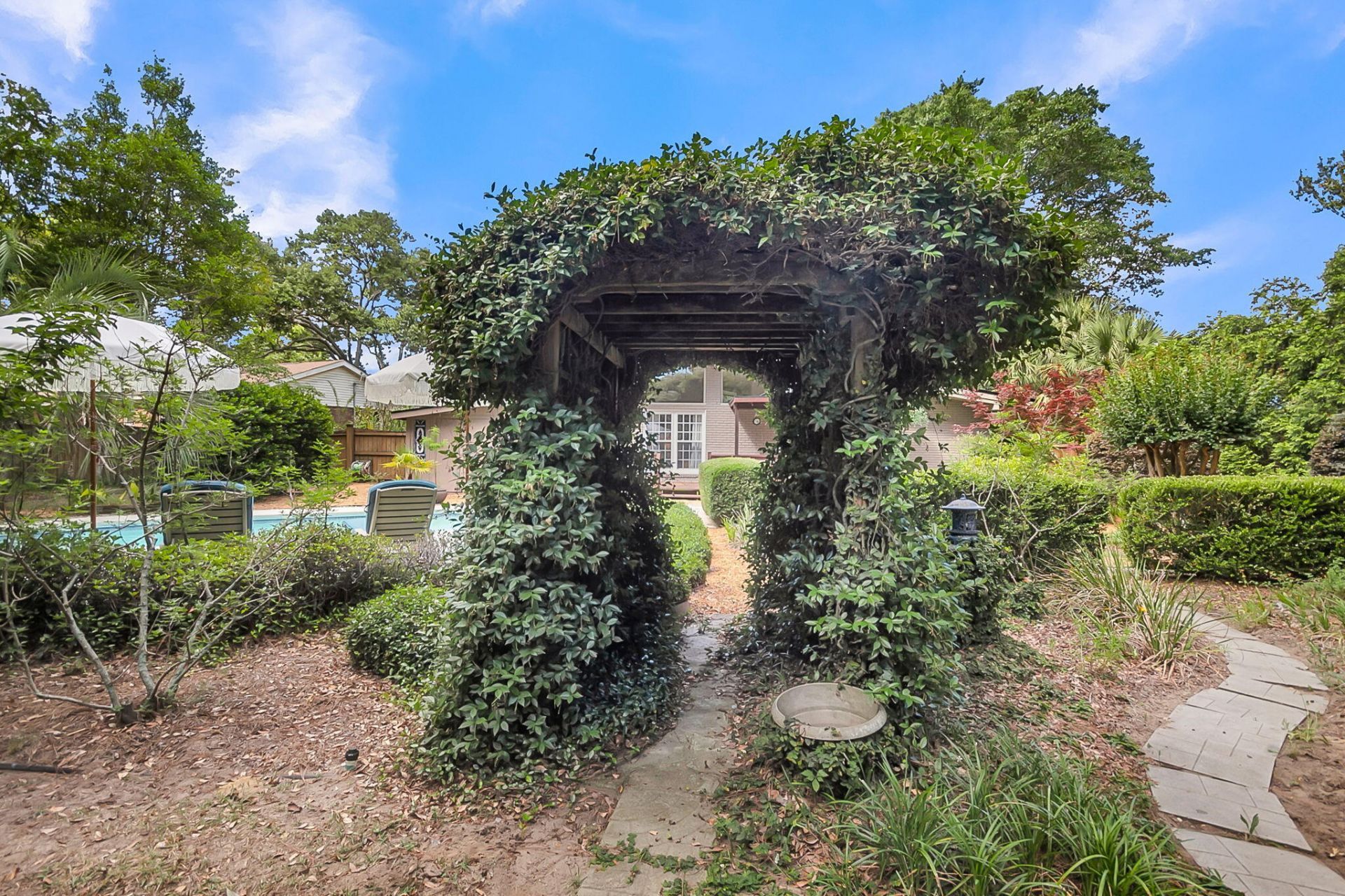 850 Montgomery Road Photo 14