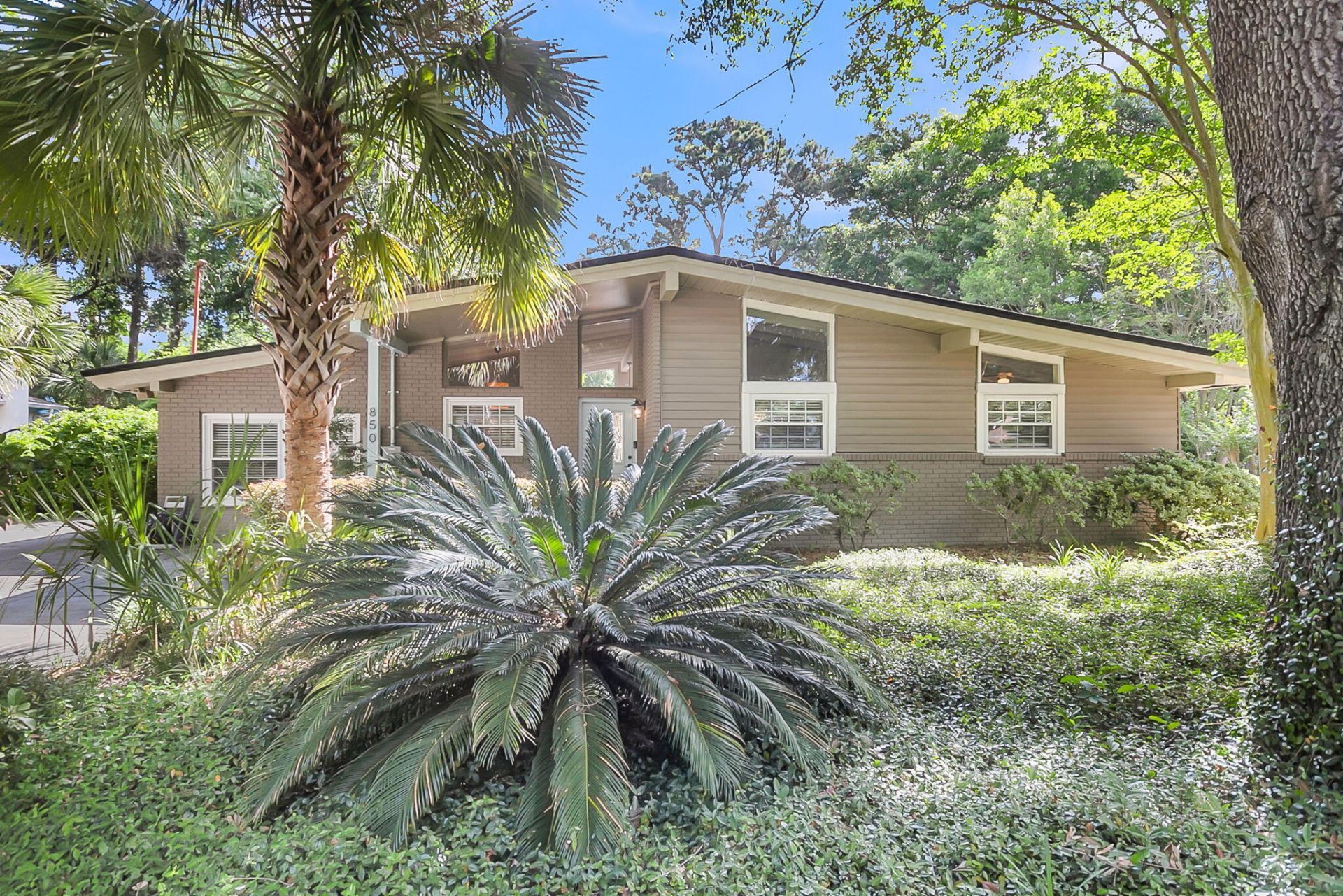 850 Montgomery Road Photo 4