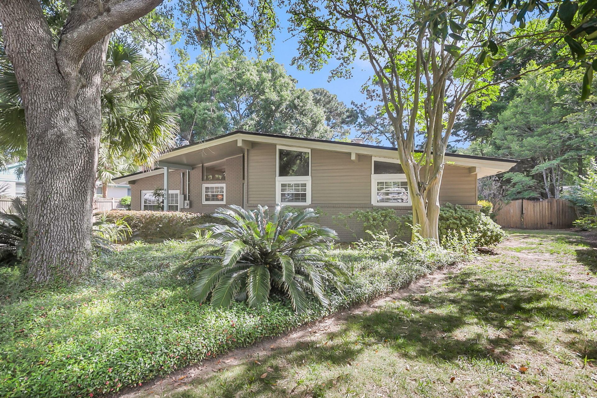 850 Montgomery Road Photo 8