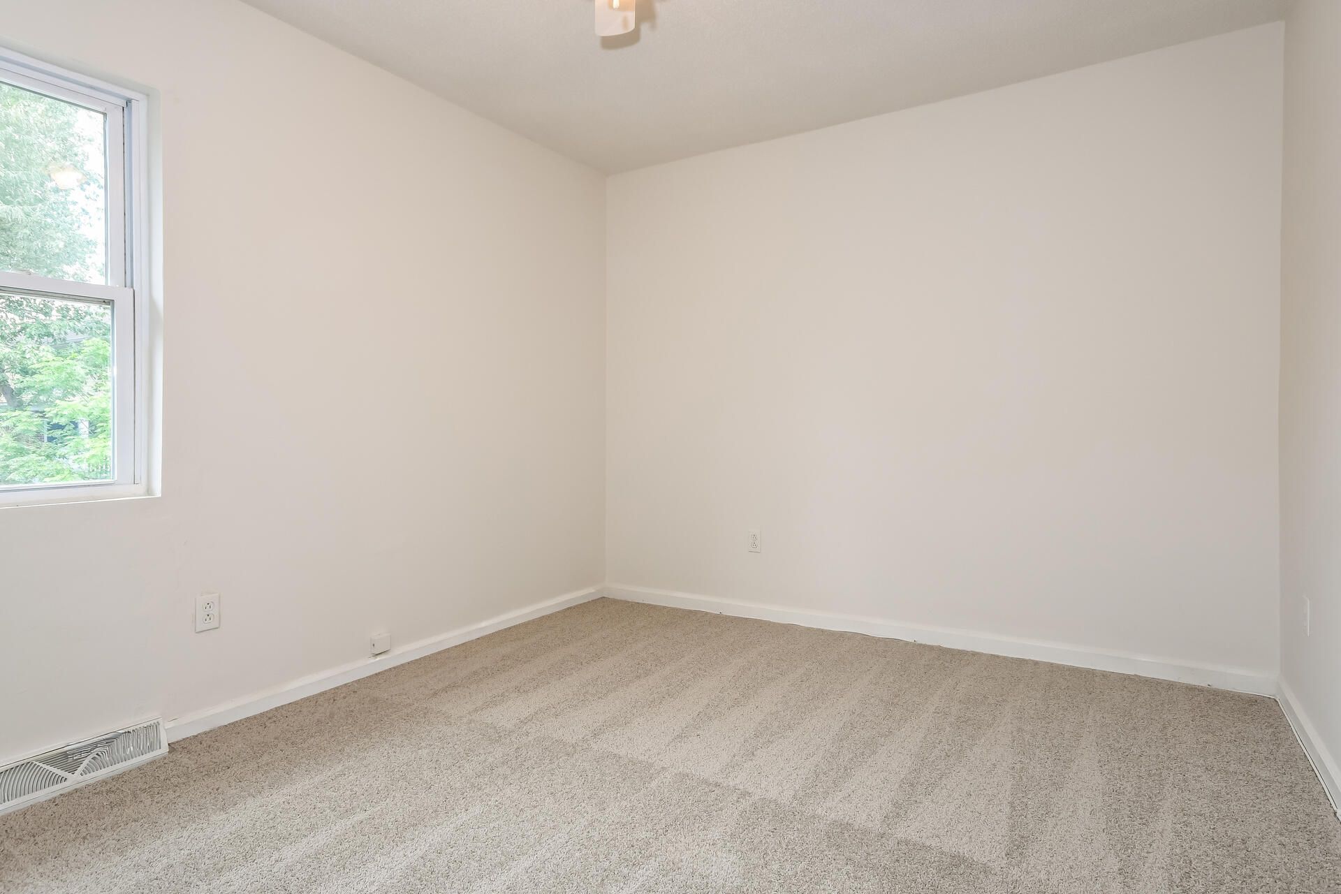 1810 Mepkin Road Photo 9