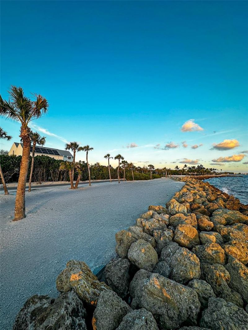 7825 Sanderling Road, Sarasota, FL 34242 Photo