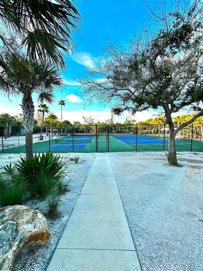 7825 Sanderling Road, Sarasota, FL 34242 Photo