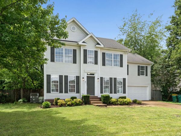 2805 Sutherland Dr, Thompsons Station, TN 37179