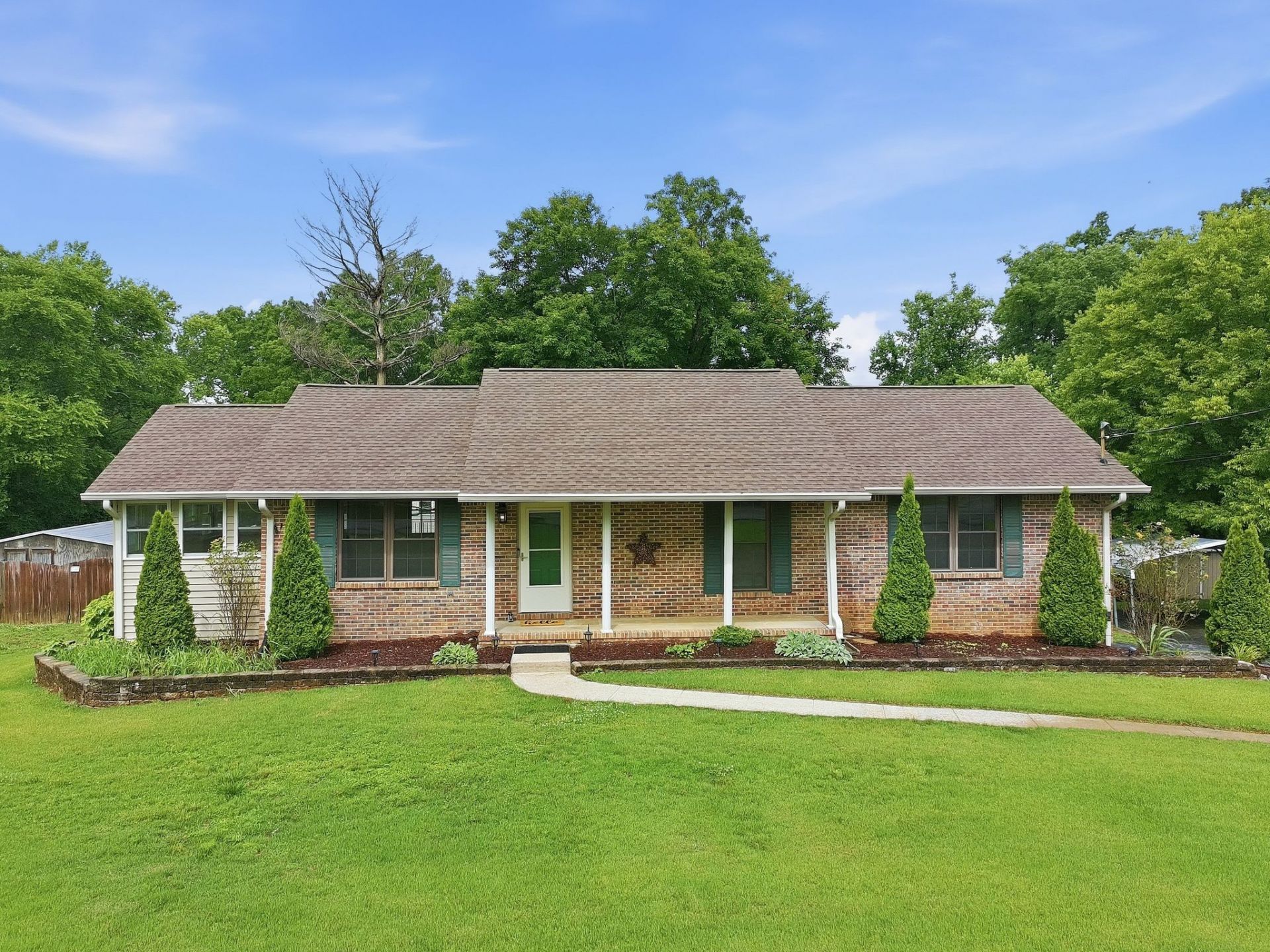 405 Lookout Dr, Columbia, TN 38401 Main Photo