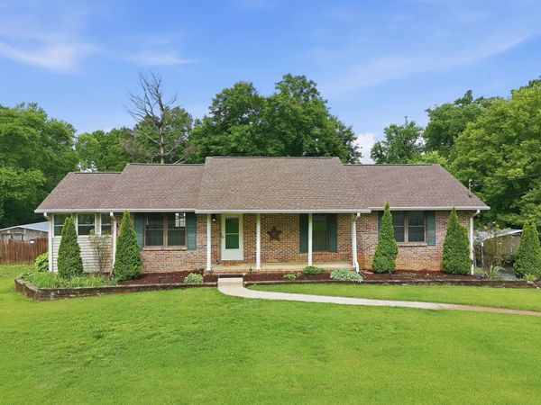 405 Lookout Dr, Columbia, TN 38401
