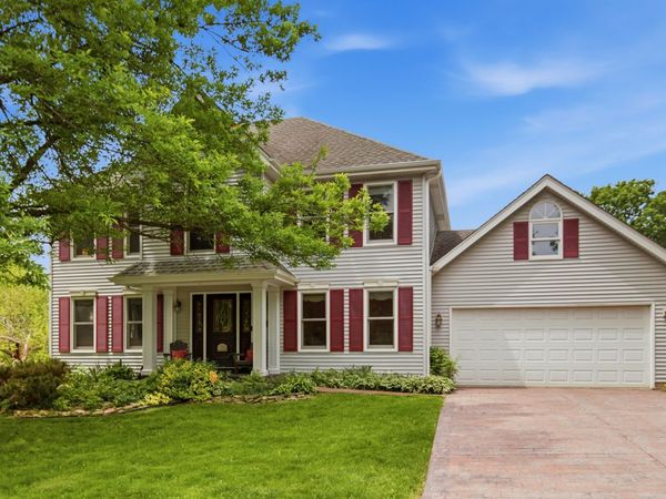 260 Hillhurst Drive , Cary, IL 60013
