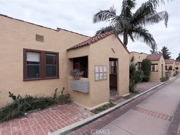 5023 Bakman Avenue, Unit 2, North Hollywood, CA 91601