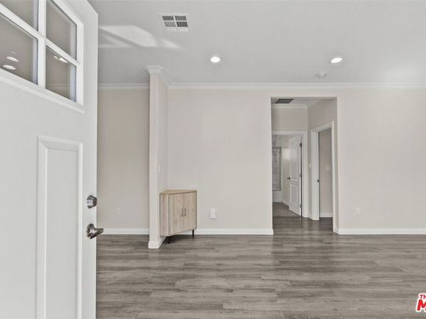 6715 Cedros Avenue, Van Nuys, CA 91405