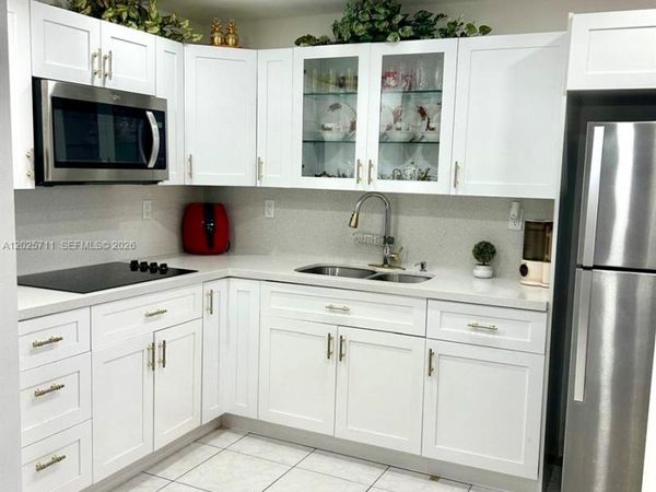 9081 Sunrise Lakes Blvd , Unit 113, Sunrise, FL 33322
