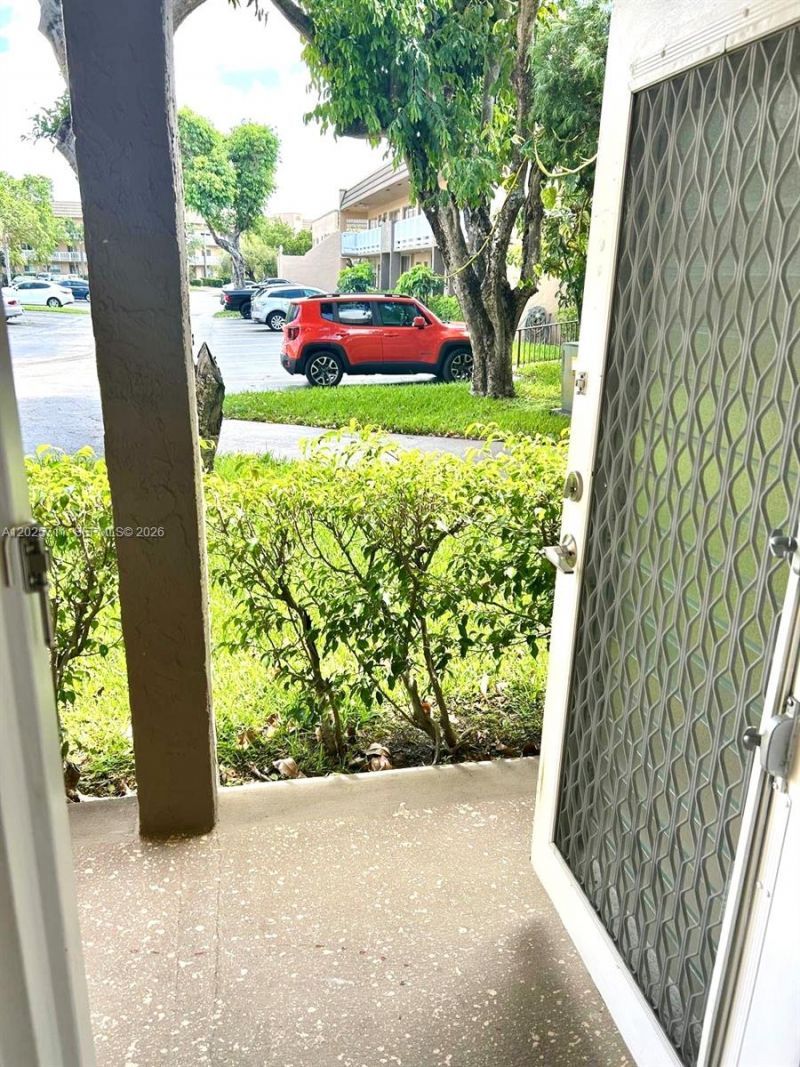 9081 Sunrise Lakes Blvd, Unit 113, Sunrise, FL 33322 Photo