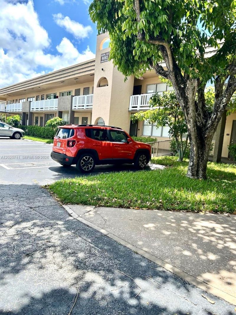 9081 Sunrise Lakes Blvd, Unit 113, Sunrise, FL 33322 Photo