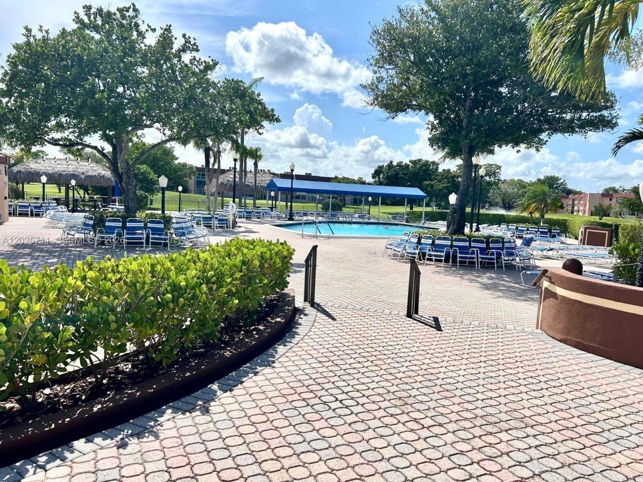 9081 Sunrise Lakes Blvd, Unit 113, Sunrise, FL 33322 Photo