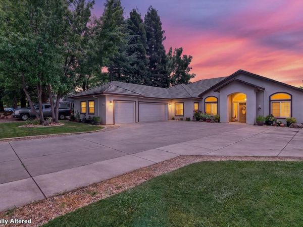 910 Saint Andrews Dr, Valley Springs, CA 95252