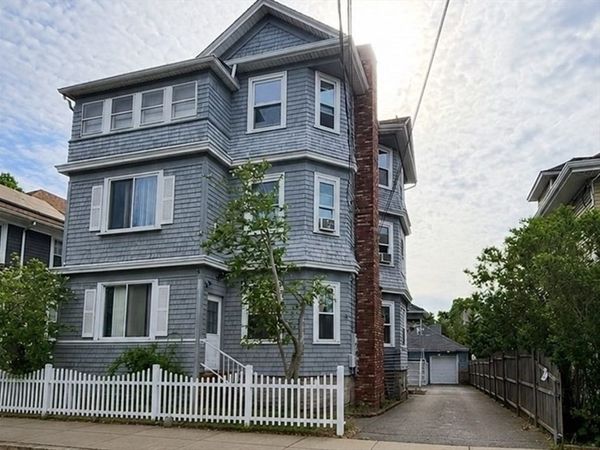 37 Shawmut St, Fall River, MA 02720