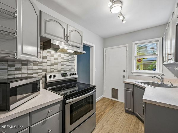 3513 COLLEGE Street, Jacksonville, FL 32205