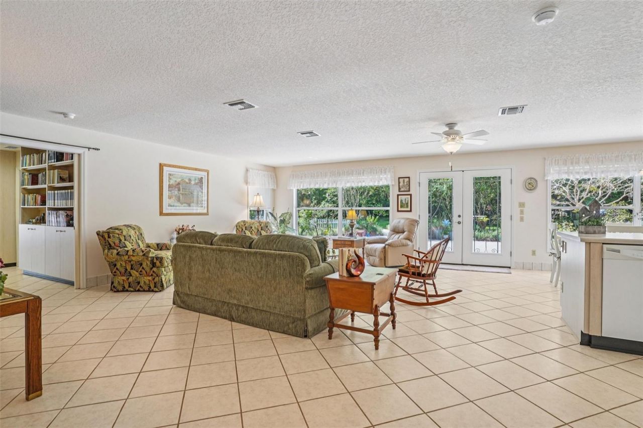 4546 Griffin View Drive, Lady Lake, FL 32159 Photo