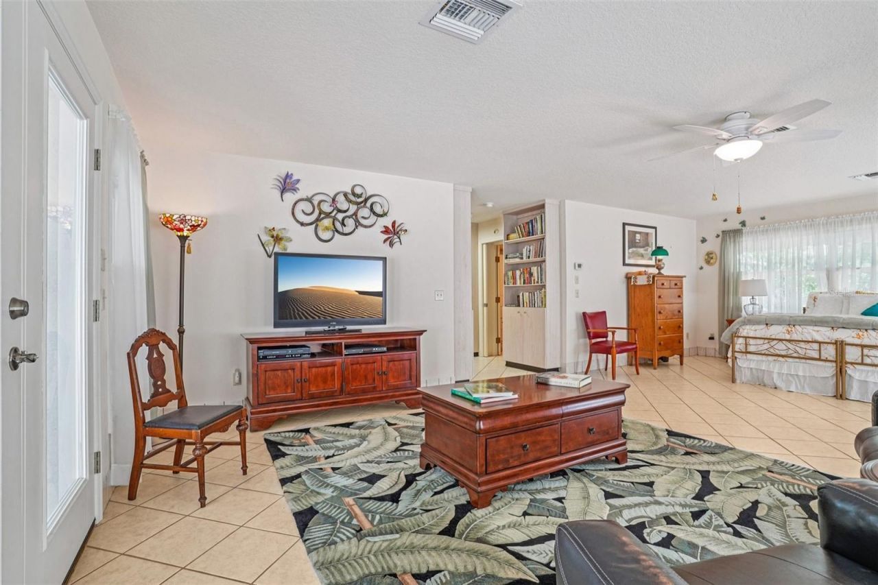 4546 Griffin View Drive, Lady Lake, FL 32159 Photo