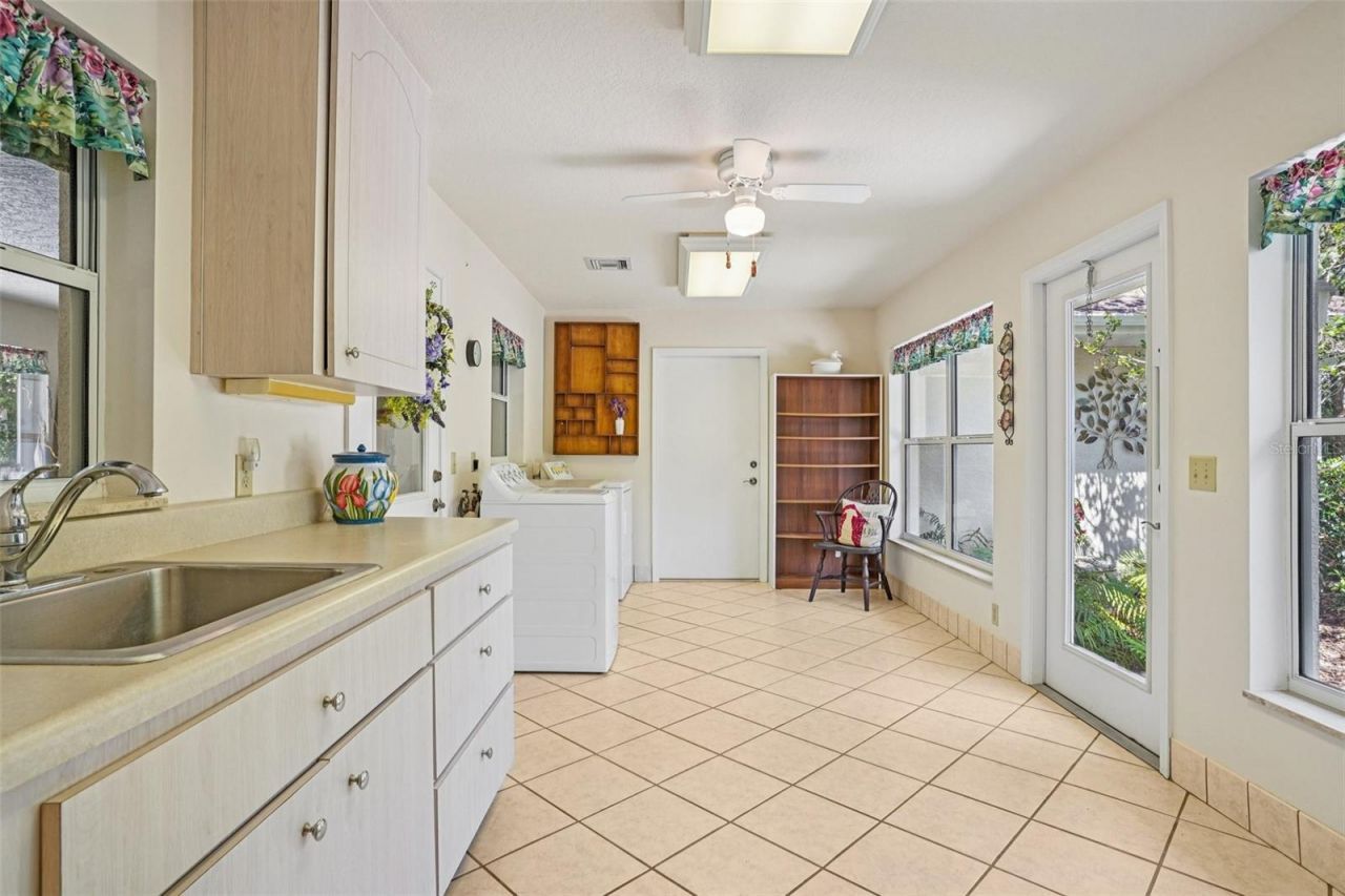 4546 Griffin View Drive, Lady Lake, FL 32159 Photo